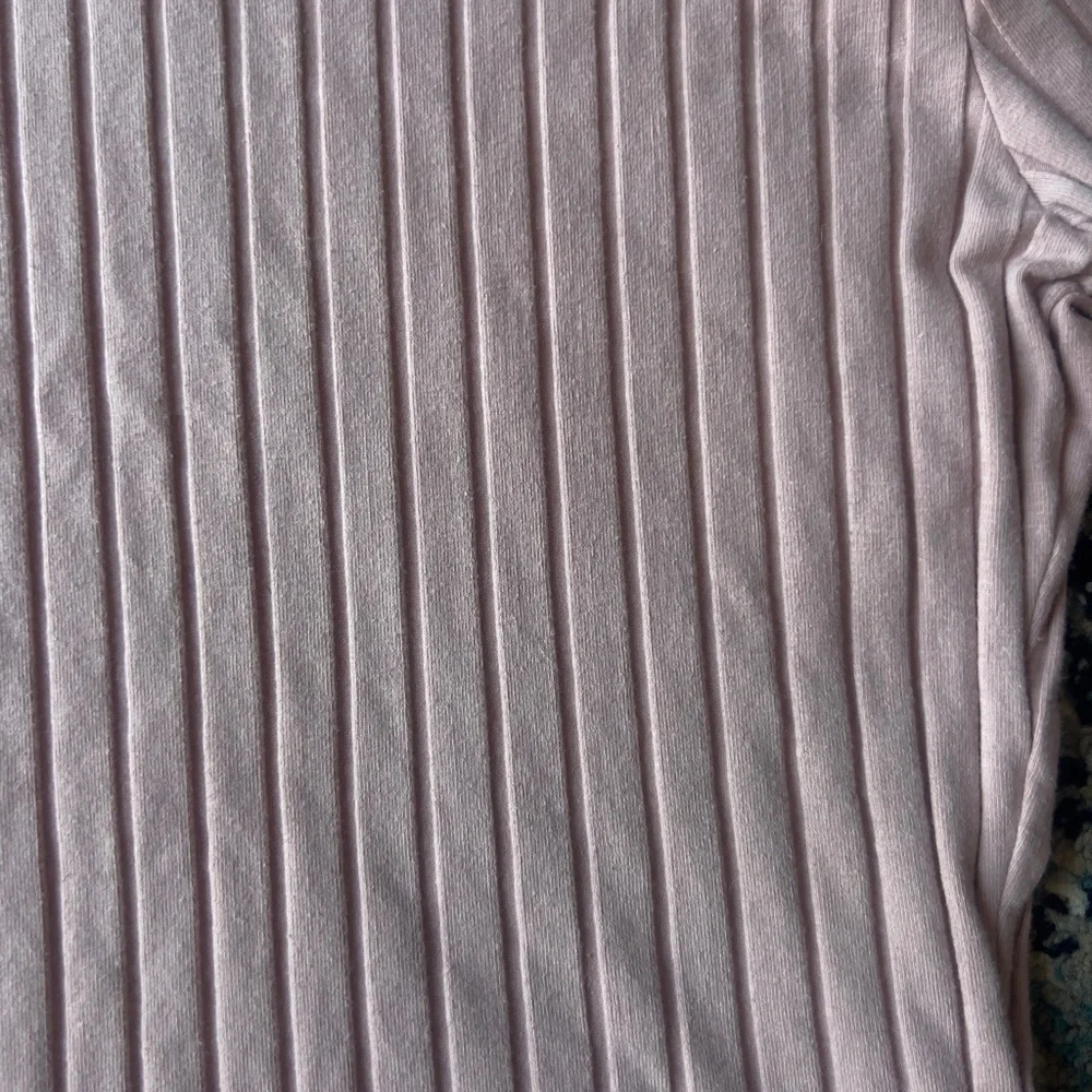 Women’s Pink Cropped Top Size Large - Picture 3 of 4